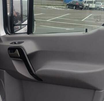 Белый Мерседес Sprinter, объемом двигателя 2.15 л и пробегом 300 тыс. км за 14000 $, фото 28 на Automoto.ua