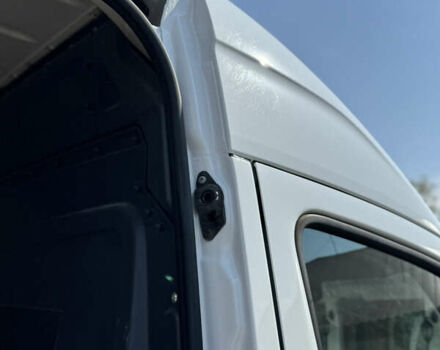 Белый Мерседес Sprinter, объемом двигателя 2.14 л и пробегом 429 тыс. км за 14999 $, фото 20 на Automoto.ua