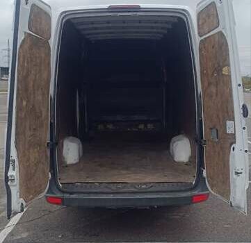 Белый Мерседес Sprinter, объемом двигателя 2.15 л и пробегом 300 тыс. км за 14000 $, фото 23 на Automoto.ua