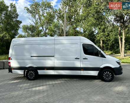 Белый Мерседес Sprinter, объемом двигателя 2.1 л и пробегом 260 тыс. км за 18000 $, фото 2 на Automoto.ua