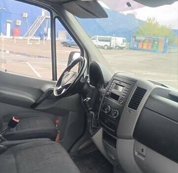 Белый Мерседес Sprinter, объемом двигателя 2.15 л и пробегом 300 тыс. км за 14000 $, фото 36 на Automoto.ua