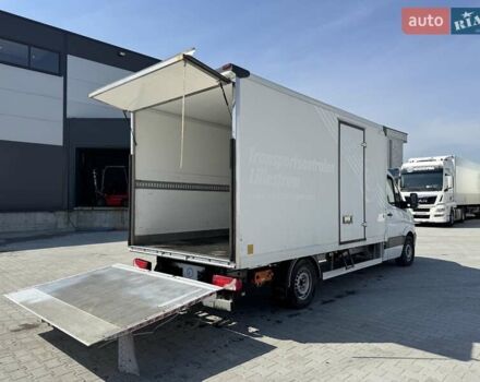 Белый Мерседес Sprinter, объемом двигателя 2.2 л и пробегом 328 тыс. км за 17500 $, фото 3 на Automoto.ua