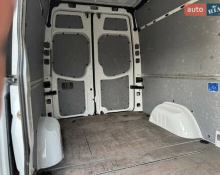 Белый Мерседес Sprinter, объемом двигателя 2.1 л и пробегом 385 тыс. км за 14999 $, фото 70 на Automoto.ua