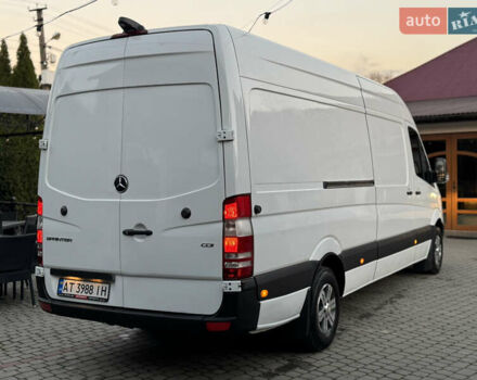 Белый Мерседес Sprinter, объемом двигателя 2.1 л и пробегом 431 тыс. км за 16499 $, фото 8 на Automoto.ua