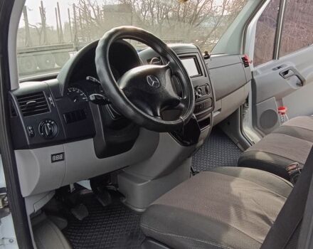 Белый Мерседес Sprinter, объемом двигателя 2.1 л и пробегом 291 тыс. км за 15500 $, фото 7 на Automoto.ua