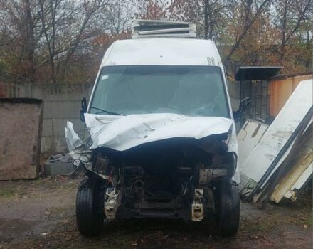 Белый Мерседес Sprinter, объемом двигателя 2.2 л и пробегом 350 тыс. км за 1903 $, фото 2 на Automoto.ua