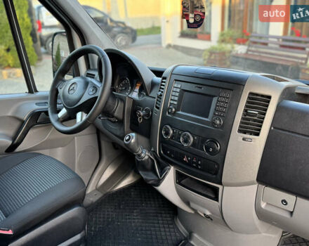 Белый Мерседес Sprinter, объемом двигателя 2.1 л и пробегом 385 тыс. км за 14999 $, фото 43 на Automoto.ua