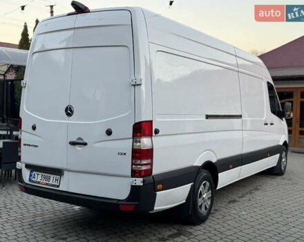 Белый Мерседес Sprinter, объемом двигателя 2.1 л и пробегом 431 тыс. км за 16499 $, фото 5 на Automoto.ua