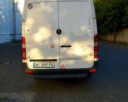 Белый Мерседес Sprinter, объемом двигателя 2.1 л и пробегом 490 тыс. км за 15000 $, фото 3 на Automoto.ua