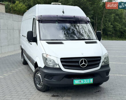 Белый Мерседес Sprinter, объемом двигателя 3 л и пробегом 245 тыс. км за 35351 $, фото 2 на Automoto.ua