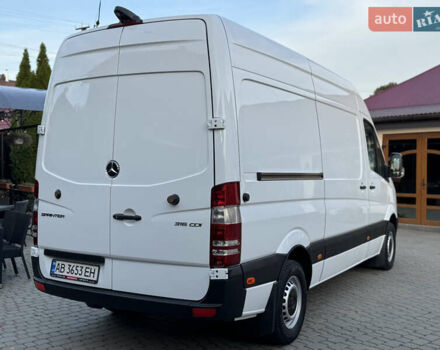 Белый Мерседес Sprinter, объемом двигателя 2.1 л и пробегом 385 тыс. км за 14999 $, фото 4 на Automoto.ua