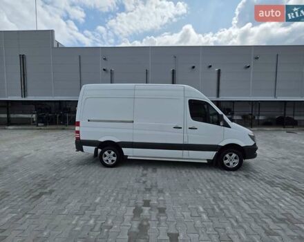 Белый Мерседес Sprinter, объемом двигателя 3 л и пробегом 370 тыс. км за 22499 $, фото 4 на Automoto.ua