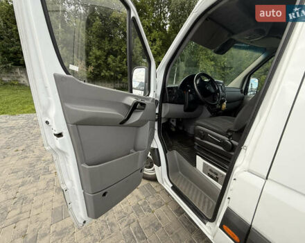 Белый Мерседес Sprinter, объемом двигателя 2.2 л и пробегом 325 тыс. км за 22000 $, фото 9 на Automoto.ua