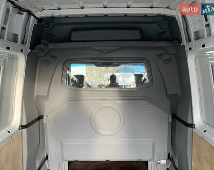 Белый Мерседес Sprinter, объемом двигателя 3 л и пробегом 310 тыс. км за 27990 $, фото 28 на Automoto.ua