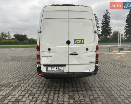 Белый Мерседес Sprinter, объемом двигателя 2.2 л и пробегом 570 тыс. км за 6500 $, фото 4 на Automoto.ua
