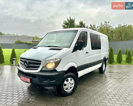 Белый Мерседес Sprinter, объемом двигателя 2.9 л и пробегом 340 тыс. км за 25000 $, фото 1 на Automoto.ua