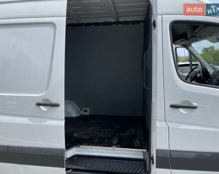 Белый Мерседес Sprinter, объемом двигателя 2.2 л и пробегом 221 тыс. км за 18500 $, фото 6 на Automoto.ua