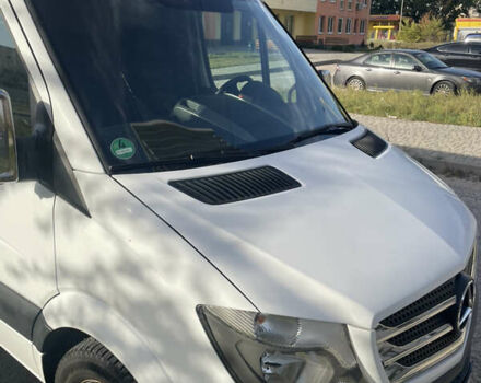Белый Мерседес Sprinter, объемом двигателя 0 л и пробегом 221 тыс. км за 18700 $, фото 1 на Automoto.ua