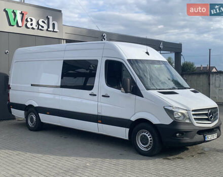 Белый Мерседес Sprinter, объемом двигателя 3 л и пробегом 307 тыс. км за 27990 $, фото 2 на Automoto.ua
