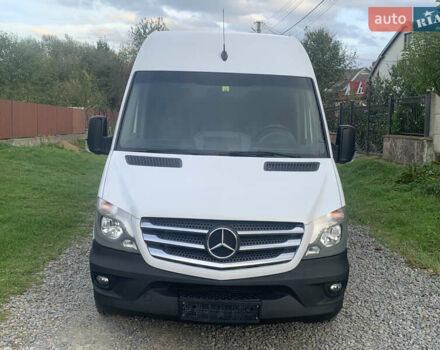 Белый Мерседес Sprinter, объемом двигателя 3 л и пробегом 310 тыс. км за 27990 $, фото 3 на Automoto.ua