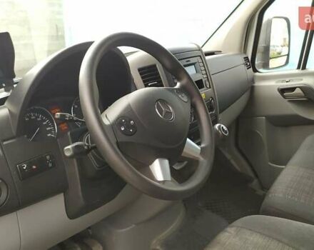 Белый Мерседес Sprinter, объемом двигателя 2.2 л и пробегом 322 тыс. км за 19950 $, фото 5 на Automoto.ua