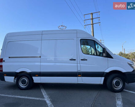 Белый Мерседес Sprinter, объемом двигателя 2.14 л и пробегом 378 тыс. км за 17399 $, фото 2 на Automoto.ua