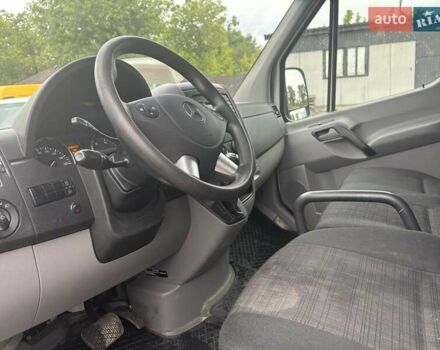 Белый Мерседес Sprinter, объемом двигателя 2.1 л и пробегом 209 тыс. км за 19600 $, фото 13 на Automoto.ua