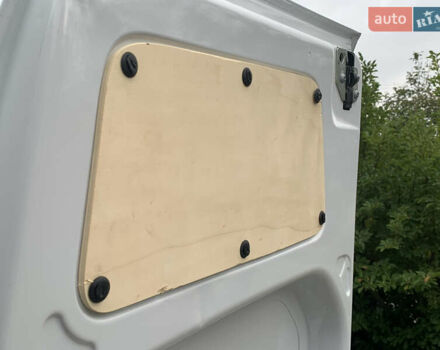 Белый Мерседес Sprinter, объемом двигателя 3 л и пробегом 310 тыс. км за 27990 $, фото 42 на Automoto.ua