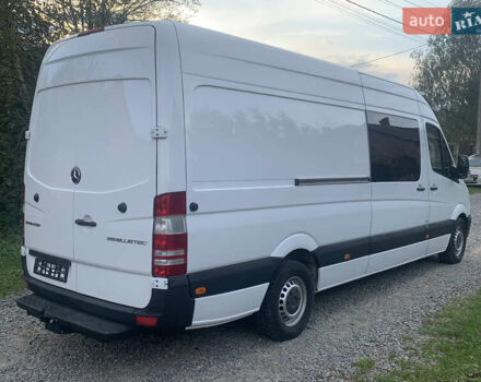 Белый Мерседес Sprinter, объемом двигателя 3 л и пробегом 310 тыс. км за 27990 $, фото 5 на Automoto.ua