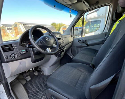 Белый Мерседес Sprinter, объемом двигателя 3 л и пробегом 313 тыс. км за 31000 $, фото 8 на Automoto.ua