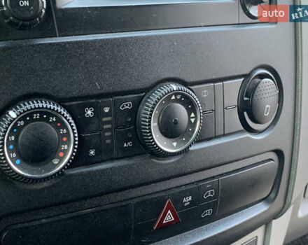 Белый Мерседес Sprinter, объемом двигателя 3 л и пробегом 310 тыс. км за 27990 $, фото 19 на Automoto.ua