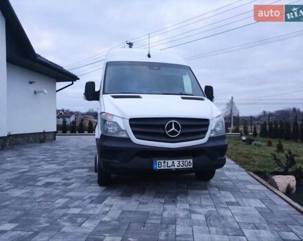 Белый Мерседес Sprinter, объемом двигателя 0 л и пробегом 290 тыс. км за 27000 $, фото 2 на Automoto.ua