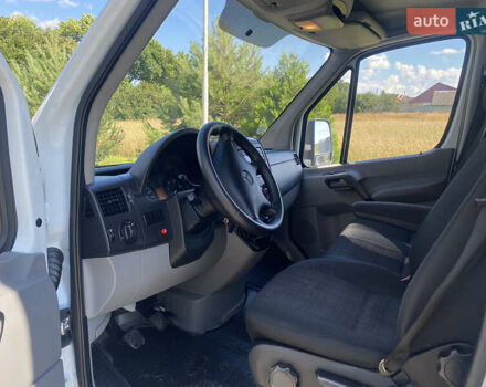 Белый Мерседес Sprinter, объемом двигателя 2.2 л и пробегом 296 тыс. км за 22500 $, фото 14 на Automoto.ua