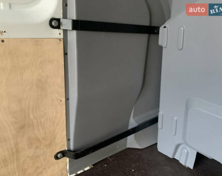 Белый Мерседес Sprinter, объемом двигателя 3 л и пробегом 310 тыс. км за 27990 $, фото 29 на Automoto.ua