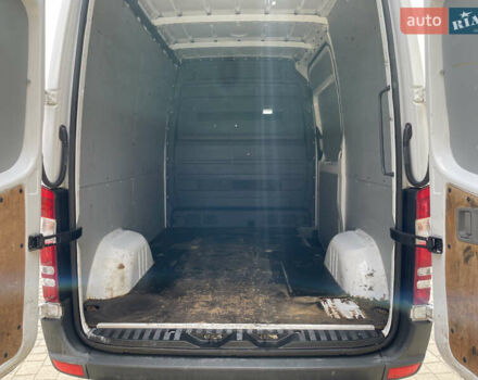 Белый Мерседес Sprinter, объемом двигателя 2.2 л и пробегом 221 тыс. км за 18500 $, фото 5 на Automoto.ua