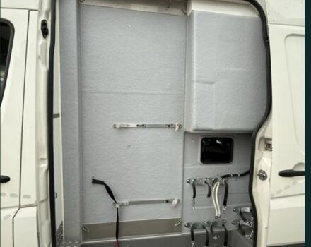 Белый Мерседес Sprinter, объемом двигателя 2.2 л и пробегом 333 тыс. км за 20374 $, фото 2 на Automoto.ua