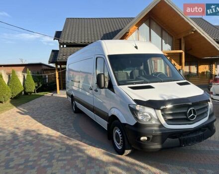 Белый Мерседес Sprinter, объемом двигателя 2.14 л и пробегом 786 тыс. км за 18500 $, фото 3 на Automoto.ua