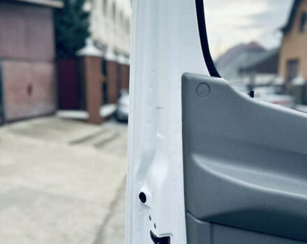 Белый Мерседес Sprinter, объемом двигателя 2.1 л и пробегом 330 тыс. км за 18700 $, фото 103 на Automoto.ua