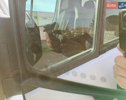 Белый Мерседес Sprinter, объемом двигателя 2.14 л и пробегом 180 тыс. км за 21900 $, фото 14 на Automoto.ua