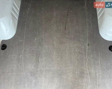 Белый Мерседес Sprinter, объемом двигателя 0 л и пробегом 168 тыс. км за 49421 $, фото 19 на Automoto.ua