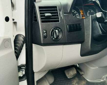 Белый Мерседес Sprinter, объемом двигателя 2.2 л и пробегом 340 тыс. км за 21500 $, фото 13 на Automoto.ua