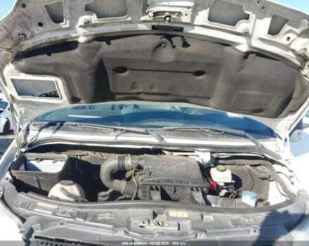 Белый Мерседес Sprinter, объемом двигателя 3 л и пробегом 168 тыс. км за 2500 $, фото 9 на Automoto.ua