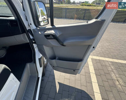 Белый Мерседес Sprinter, объемом двигателя 2.2 л и пробегом 370 тыс. км за 17700 $, фото 30 на Automoto.ua