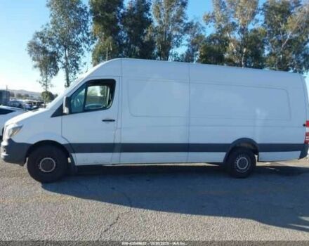 Белый Мерседес Sprinter, объемом двигателя 3 л и пробегом 168 тыс. км за 2500 $, фото 13 на Automoto.ua