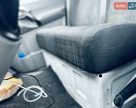 Белый Мерседес Sprinter, объемом двигателя 2.1 л и пробегом 330 тыс. км за 18700 $, фото 45 на Automoto.ua
