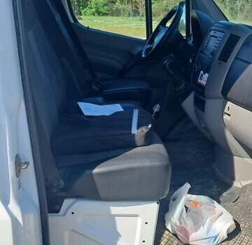 Белый Мерседес Sprinter, объемом двигателя 2.2 л и пробегом 316 тыс. км за 15500 $, фото 11 на Automoto.ua