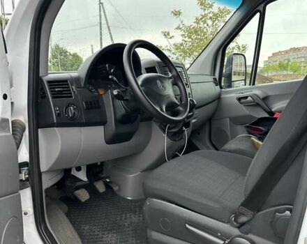 Белый Мерседес Sprinter, объемом двигателя 0 л и пробегом 150 тыс. км за 19750 $, фото 28 на Automoto.ua