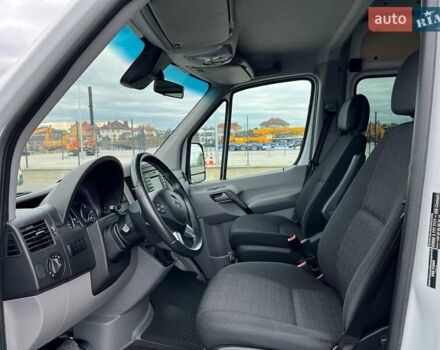 Белый Мерседес Sprinter, объемом двигателя 0 л и пробегом 168 тыс. км за 49421 $, фото 3 на Automoto.ua