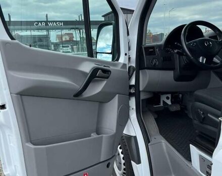 Белый Мерседес Sprinter, объемом двигателя 0 л и пробегом 168 тыс. км за 49421 $, фото 5 на Automoto.ua
