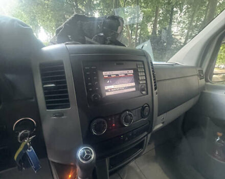 Белый Мерседес Sprinter, объемом двигателя 2.14 л и пробегом 430 тыс. км за 28461 $, фото 9 на Automoto.ua